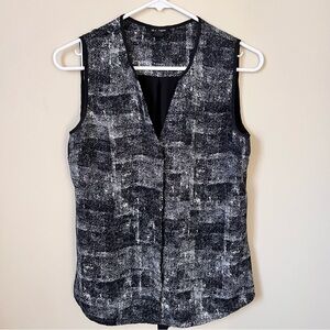 Le Chateau Black and Gray Sleeveless Blouse